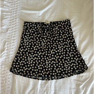 Sky and Sparrow flower print mini skirt! Size small